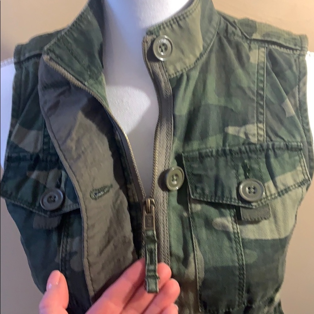 Abercrombie & Fitch vest - Picture 3 of 6